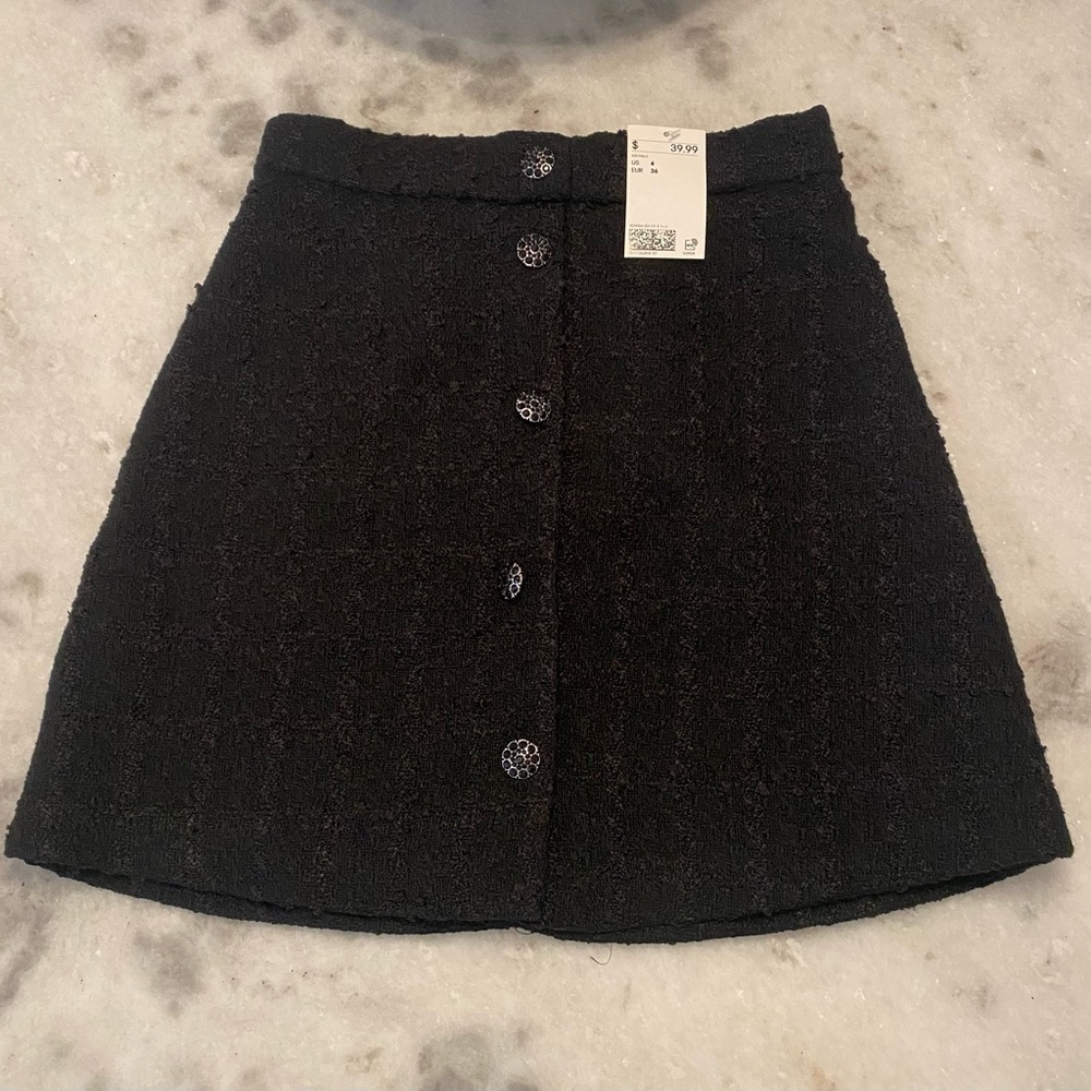 H&M Black Boucle Mini A-Line Skirt with Decorative Buttons Size 4